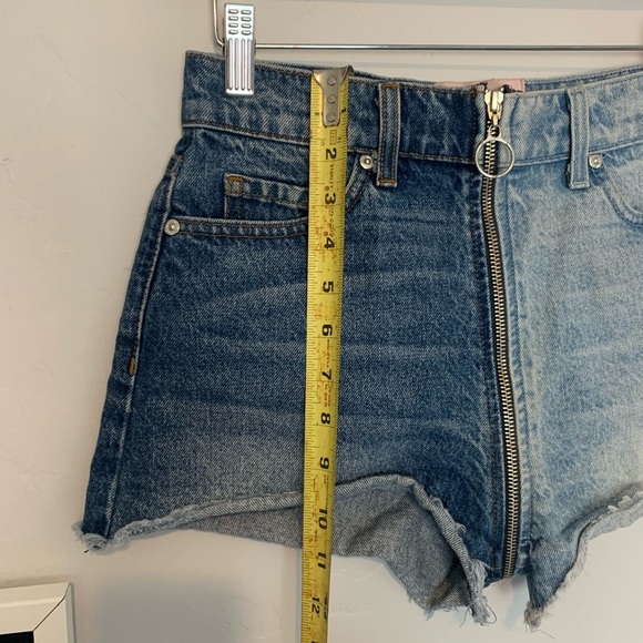 Revice Two Toned Denim Shorts with Wrap Around Zipper Size 26 - Picture 12 of 13